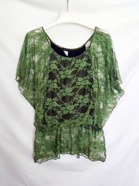 ViVI Olive Green Lace Flutter Sleeve Blouse